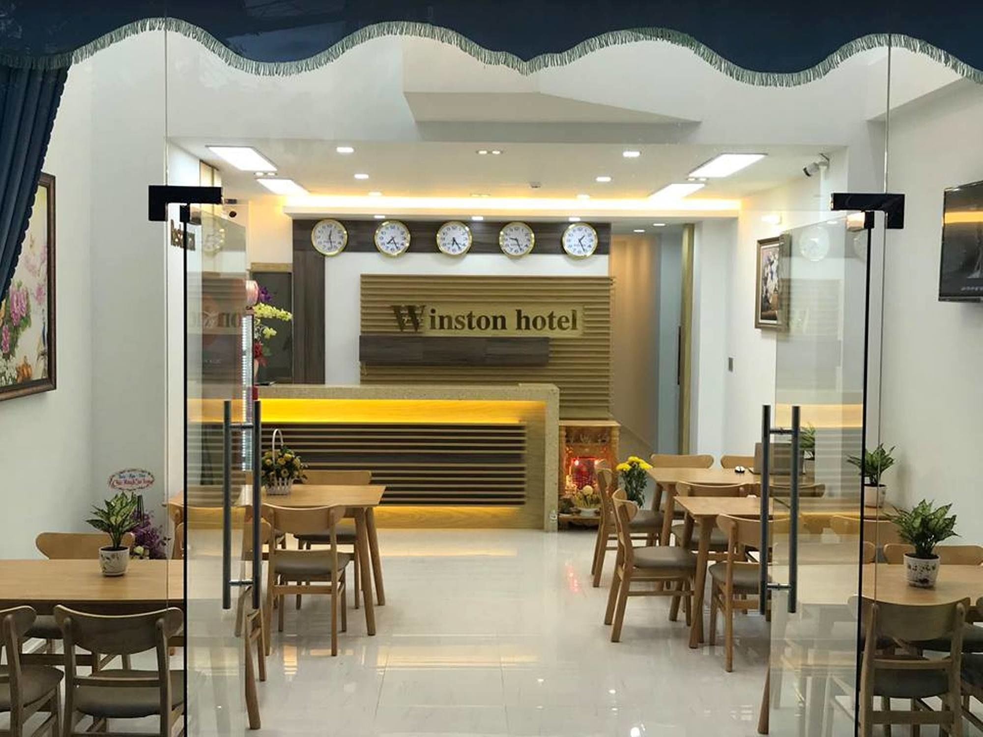 Winston Hotel Хошимин Екстериор снимка
