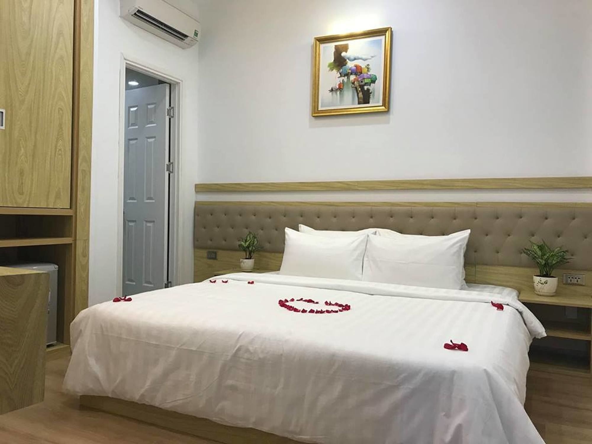 Winston Hotel Хошимин Екстериор снимка